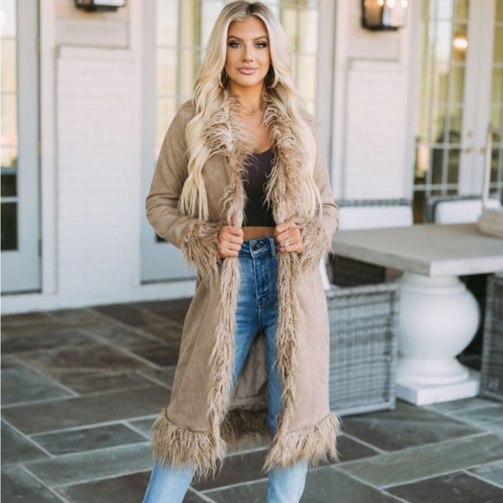 Beautiful faux fur trim jacket! NWT. Tan. Size M.